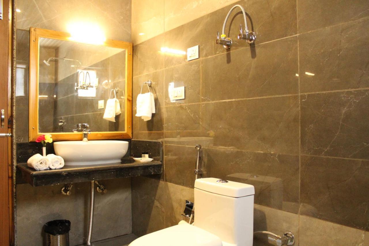 Vaibhav Regency Hotel Manāli Buitenkant foto