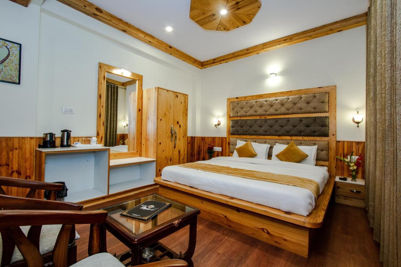 Vaibhav Regency Hotel Manāli Buitenkant foto