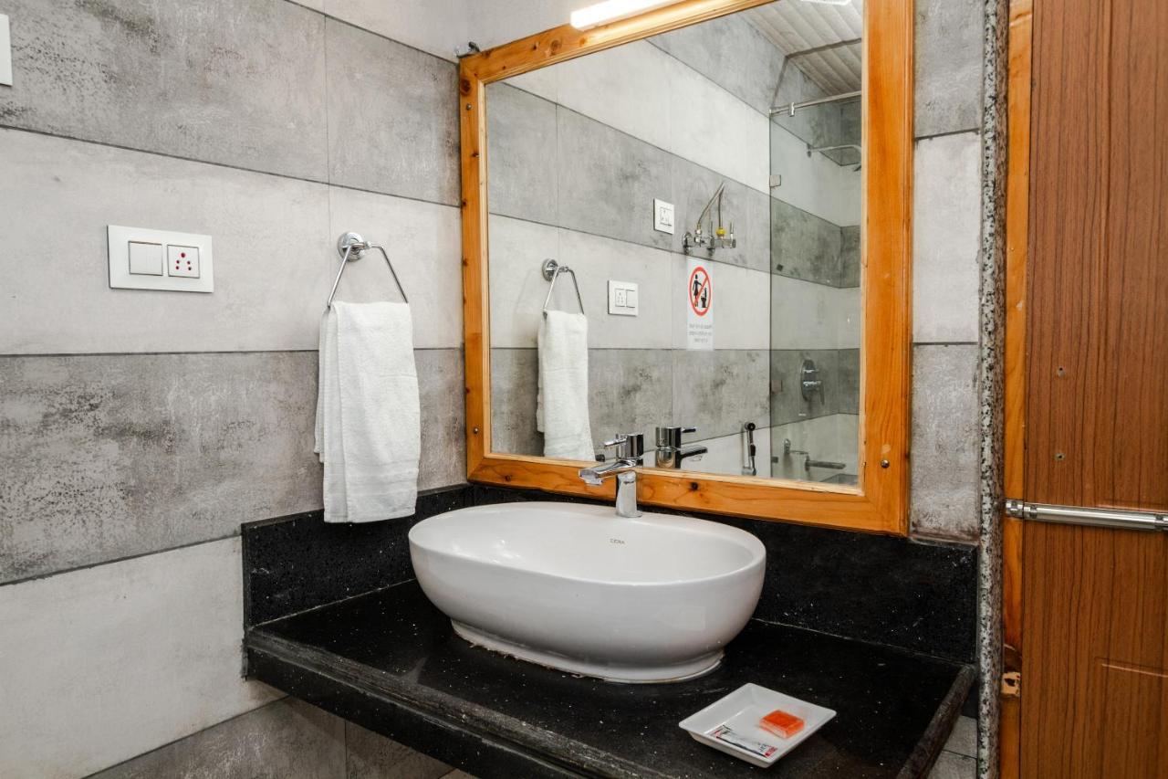 Vaibhav Regency Hotel Manāli Buitenkant foto
