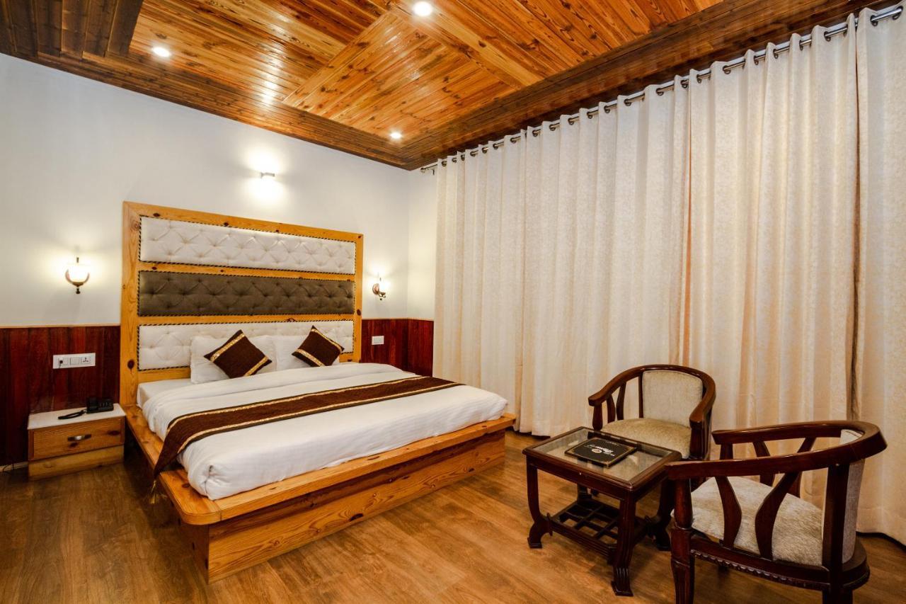Vaibhav Regency Hotel Manāli Buitenkant foto